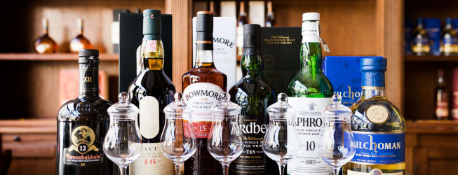 Alkohol na prezent – przykłady whisky i innych trunków, które robią wrażenie!
