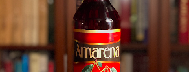Jak smakuje Amarena? Sławne wino owocowe z Biedronki